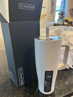 BrüMate ERA 20 oz Travel Mug with Handle - egg shell  , Brand New